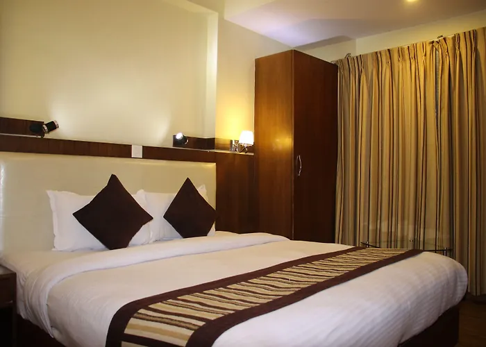 Backyard Hotel 3*