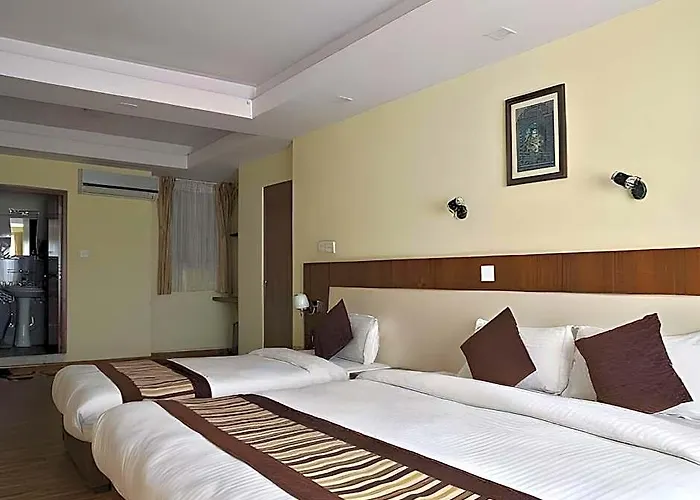 Backyard Hotel 3*