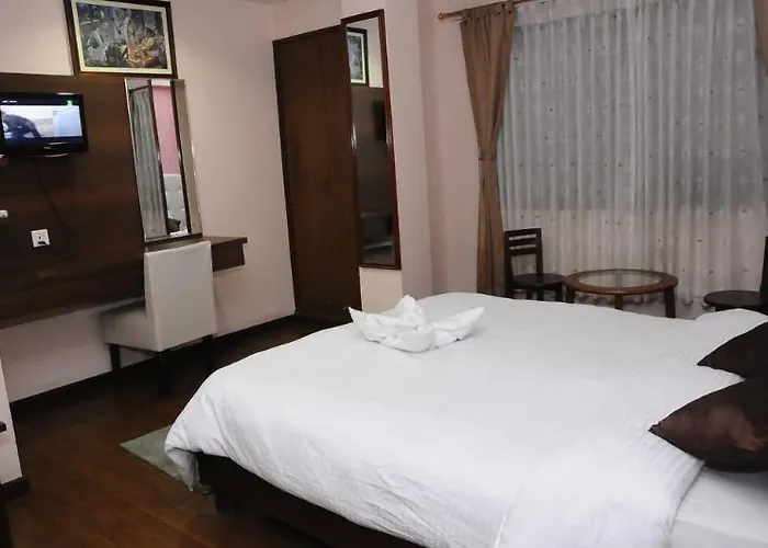 Backyard Hotel 3*