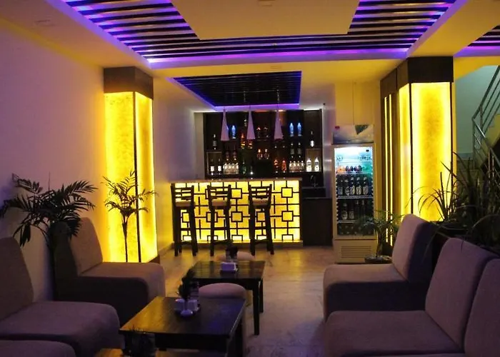 Backyard Hotel 3*